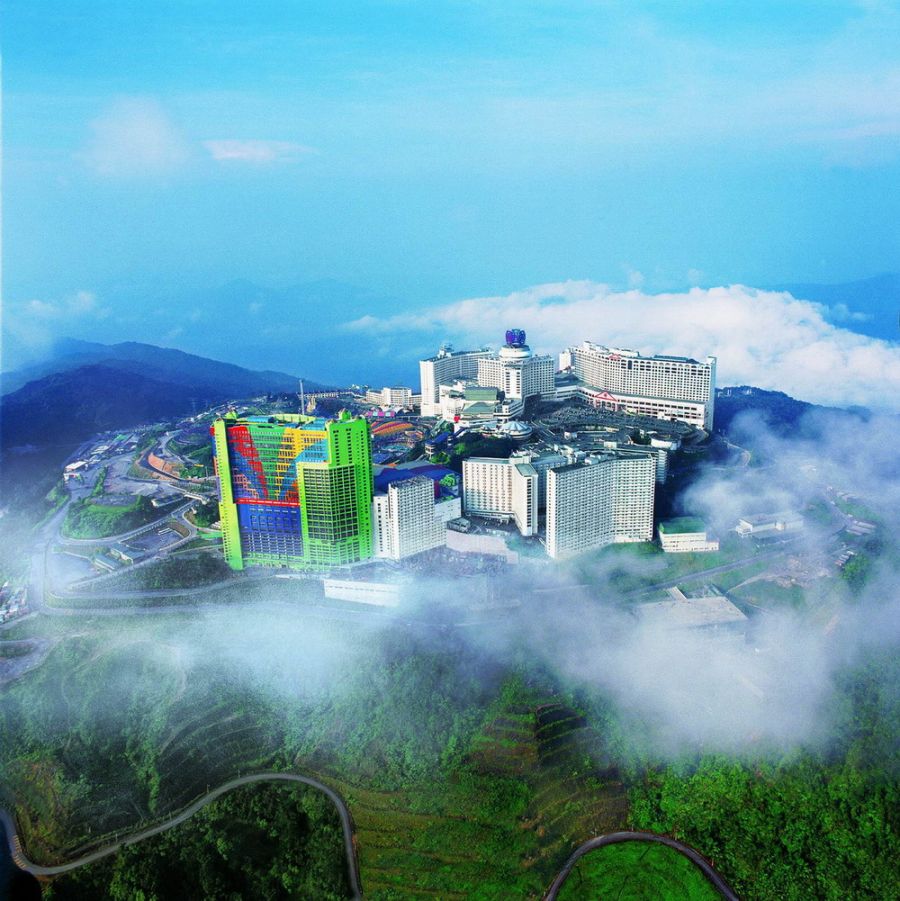 随后前往马来西亚最闻名的避暑胜地--【云顶高原】,马来西亚著名的