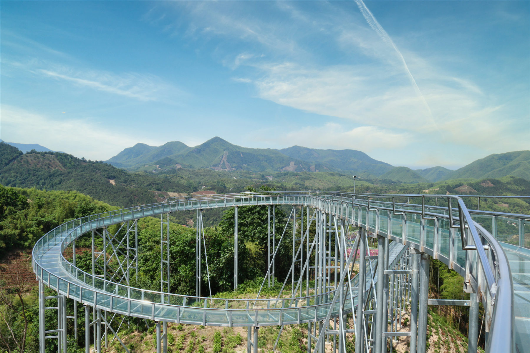 人安吉2日游-宿安吉君澜度假酒店-玩荣耀天空之城(天空①号云端漂流