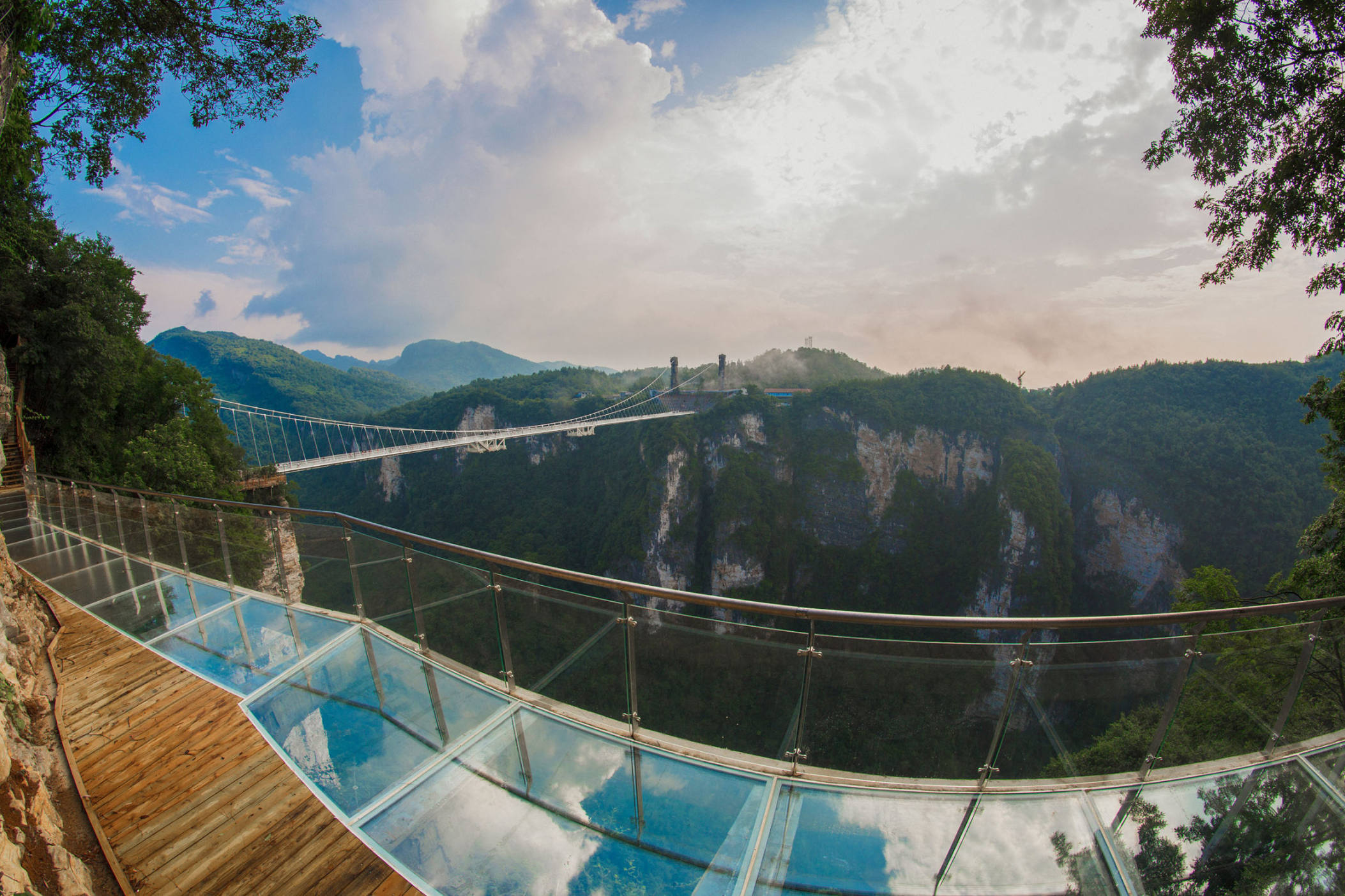 张家界森林公园天门山玻璃栈道玻璃桥凤凰双飞5日游一价全含无自费