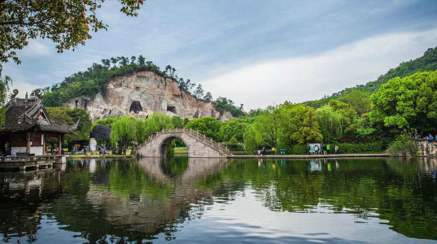 绍兴柯岩风景区 鉴湖 鲁镇 鲁迅故里纯玩一日游