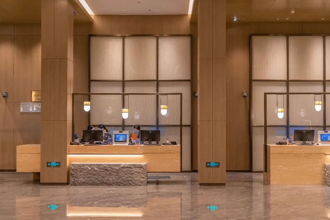 崇明光明花博酒店万人龙虾节套餐(花园房含双早 88元小龙虾&啤酒券 花