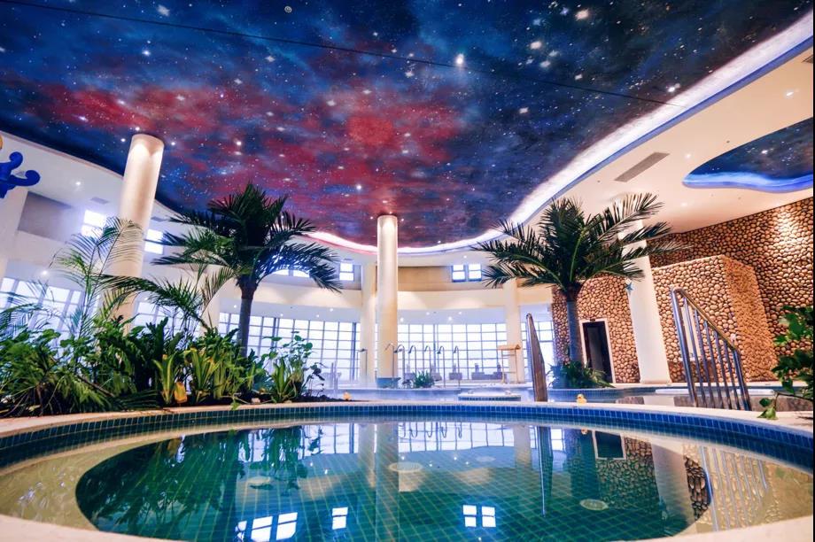 感受国潮戏曲风,泡亿年真古温泉7615【嘉善云澜湾泓璟四季酒店】